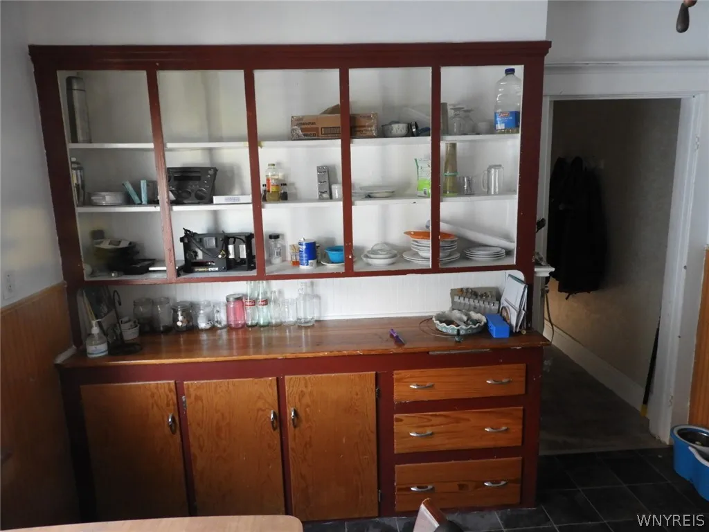 Unit 2: Kitchen.