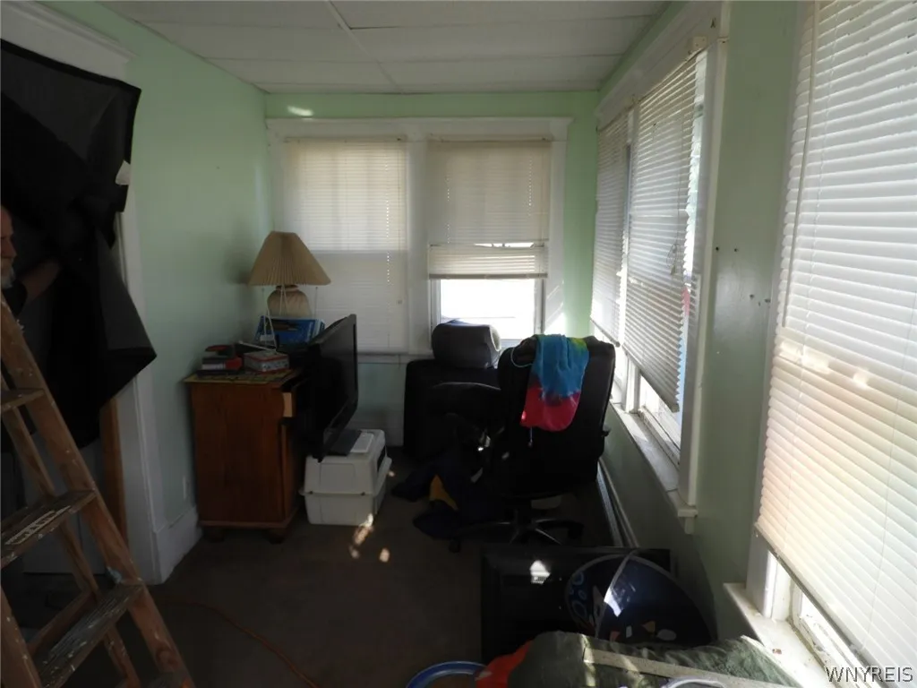 Unit 2: Sun porch.