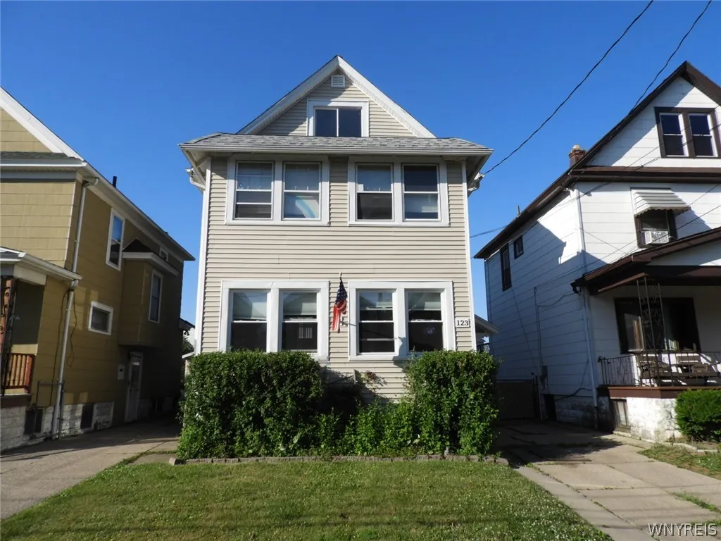123 Laird Avenue, Buffalo, New York 14207, Buffalo, New York 14207, 4 Bedrooms Bedrooms, ,2 BathroomsBathrooms,Residential,Closed,123 Laird Avenue, Buffalo, New York 14207,0,B1549073
