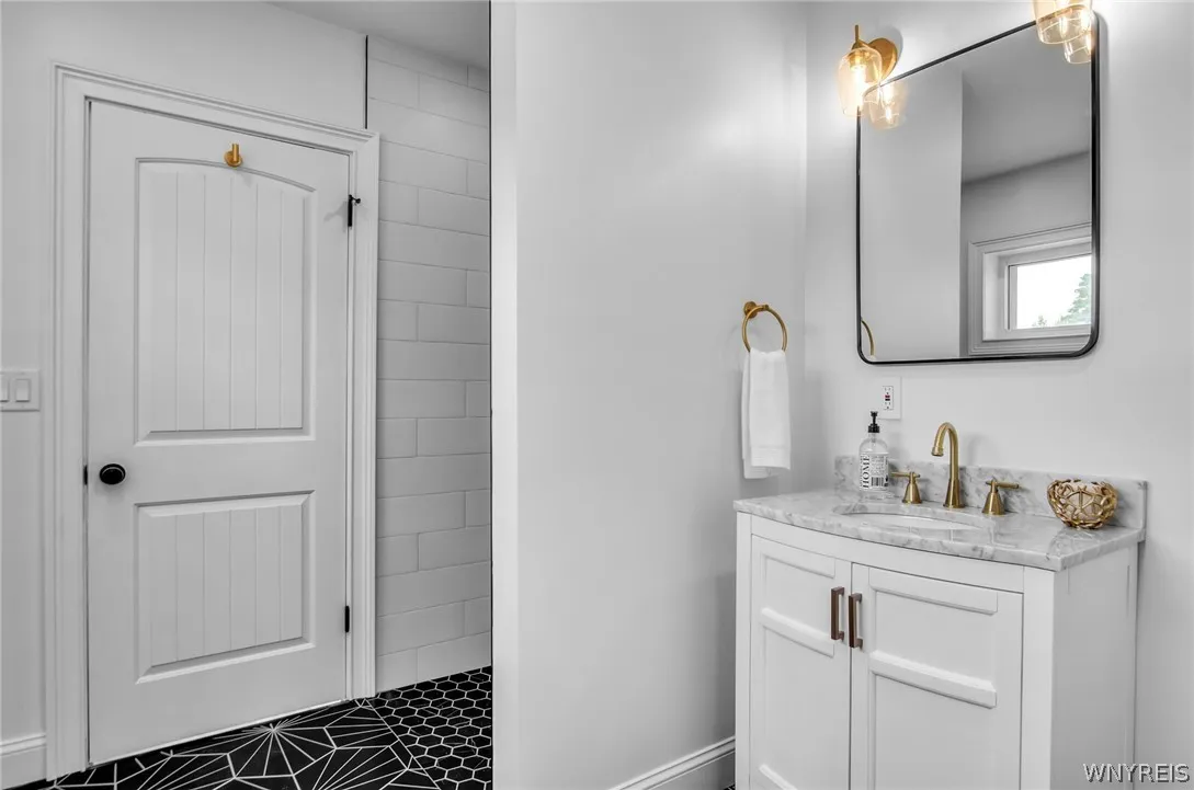 4815 Rogers Road, Hamburg, New York 14075, Hamburg, New York 14075, 3 Bedrooms Bedrooms, 6 Rooms Rooms,2 BathroomsBathrooms,Residential,Closed,4815 Rogers Road, Hamburg, New York 14075,0,B1546015