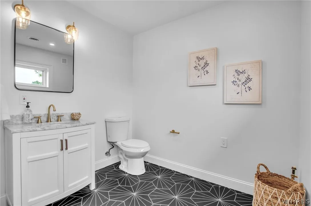 4815 Rogers Road, Hamburg, New York 14075, Hamburg, New York 14075, 3 Bedrooms Bedrooms, 6 Rooms Rooms,2 BathroomsBathrooms,Residential,Closed,4815 Rogers Road, Hamburg, New York 14075,0,B1546015