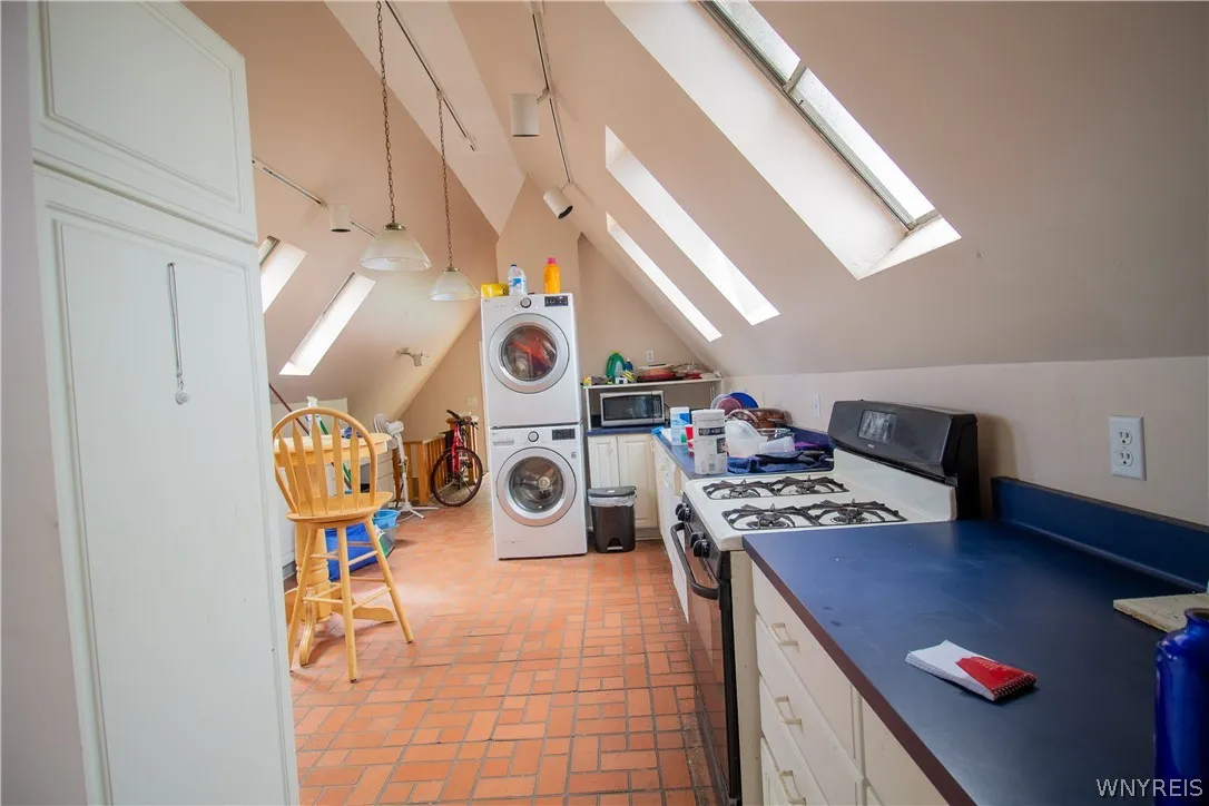 219 Hampshire Street, Buffalo, New York 14213, Buffalo, New York 14213, 5 Bedrooms Bedrooms, ,Multi Family,Closed,219 Hampshire Street, Buffalo, New York 14213,0,B1549391