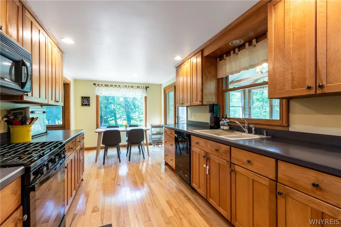27 Timberlake Drive, Orchard Park, New York 14127, Orchard Park, New York 14127, 4 Bedrooms Bedrooms, 10 Rooms Rooms,3 BathroomsBathrooms,Residential,Closed,27 Timberlake Drive, Orchard Park, New York 14127,0,B1549143