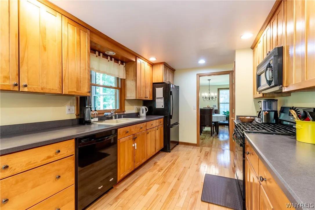 27 Timberlake Drive, Orchard Park, New York 14127, Orchard Park, New York 14127, 4 Bedrooms Bedrooms, 10 Rooms Rooms,3 BathroomsBathrooms,Residential,Closed,27 Timberlake Drive, Orchard Park, New York 14127,0,B1549143