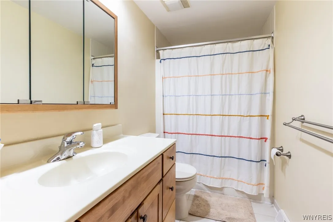 27 Timberlake Drive, Orchard Park, New York 14127, Orchard Park, New York 14127, 4 Bedrooms Bedrooms, 10 Rooms Rooms,3 BathroomsBathrooms,Residential,Closed,27 Timberlake Drive, Orchard Park, New York 14127,0,B1549143