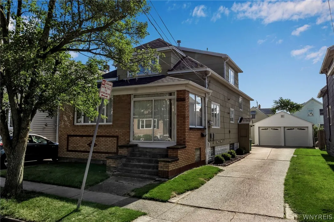 295 Holly Street, Buffalo, New York 14206, Buffalo, New York 14206, 5 Bedrooms Bedrooms, ,2 BathroomsBathrooms,Residential,Closed,295 Holly Street, Buffalo, New York 14206,0,B1549953
