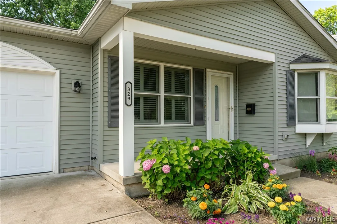 329 Woodland Drive, Tonawanda-town, New York 14223, Tonawanda, New York 14223, 2 Bedrooms Bedrooms, 5 Rooms Rooms,1 BathroomBathrooms,Residential,Closed,329 Woodland Drive, Tonawanda-town, New York 14223,0,B1549636