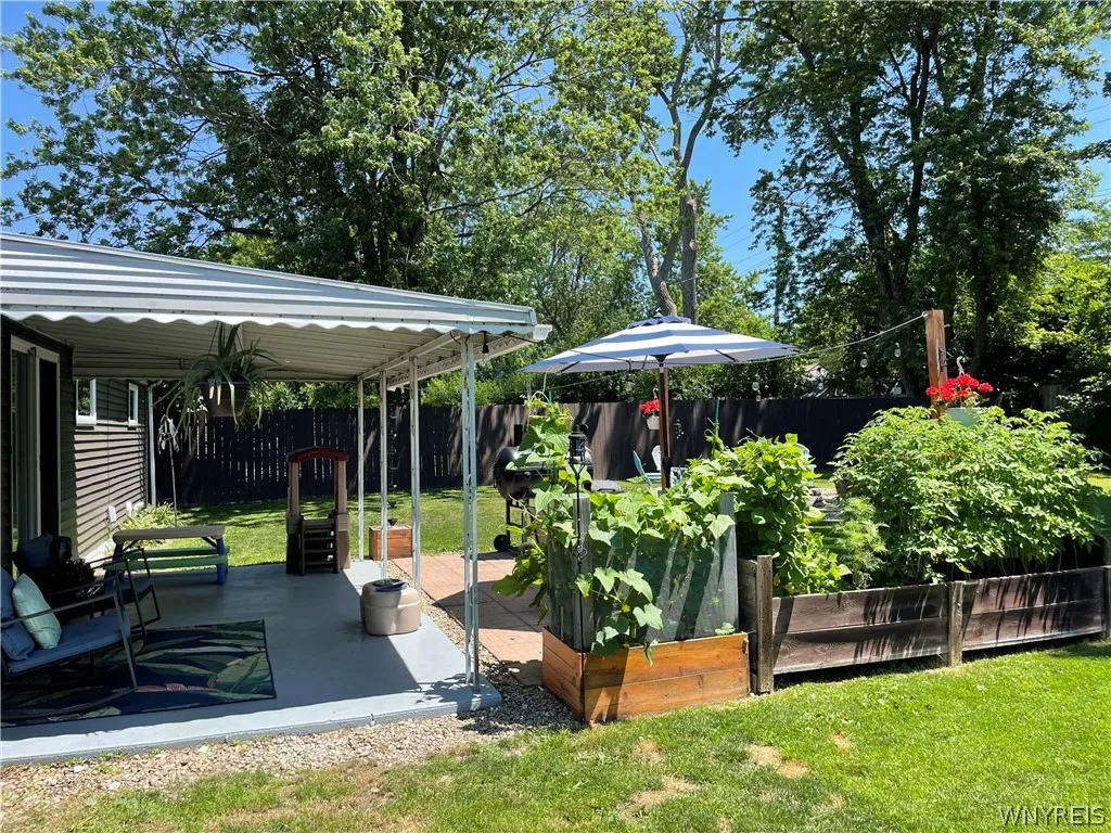 4977 Mount Vernon Boulevard, Hamburg, New York 140, Hamburg, New York 14075, 2 Bedrooms Bedrooms, 5 Rooms Rooms,1 BathroomBathrooms,Residential,Closed,4977 Mount Vernon Boulevard, Hamburg, New York 140,0,B1550375