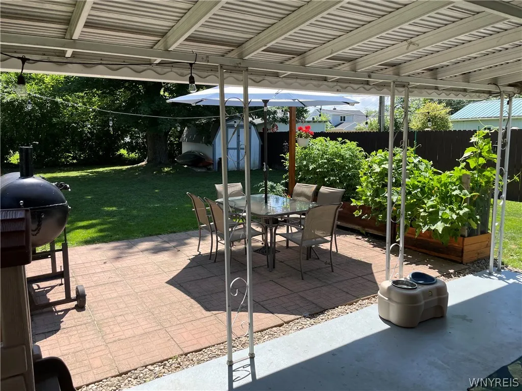 4977 Mount Vernon Boulevard, Hamburg, New York 140, Hamburg, New York 14075, 2 Bedrooms Bedrooms, 5 Rooms Rooms,1 BathroomBathrooms,Residential,Closed,4977 Mount Vernon Boulevard, Hamburg, New York 140,0,B1550375