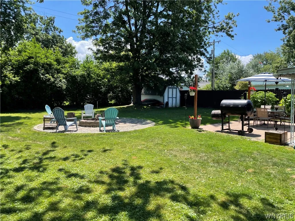 4977 Mount Vernon Boulevard, Hamburg, New York 140, Hamburg, New York 14075, 2 Bedrooms Bedrooms, 5 Rooms Rooms,1 BathroomBathrooms,Residential,Closed,4977 Mount Vernon Boulevard, Hamburg, New York 140,0,B1550375
