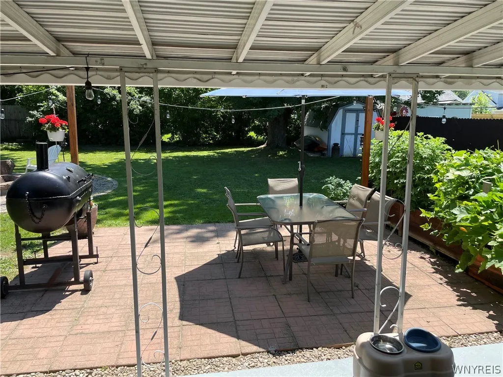 4977 Mount Vernon Boulevard, Hamburg, New York 140, Hamburg, New York 14075, 2 Bedrooms Bedrooms, 5 Rooms Rooms,1 BathroomBathrooms,Residential,Closed,4977 Mount Vernon Boulevard, Hamburg, New York 140,0,B1550375