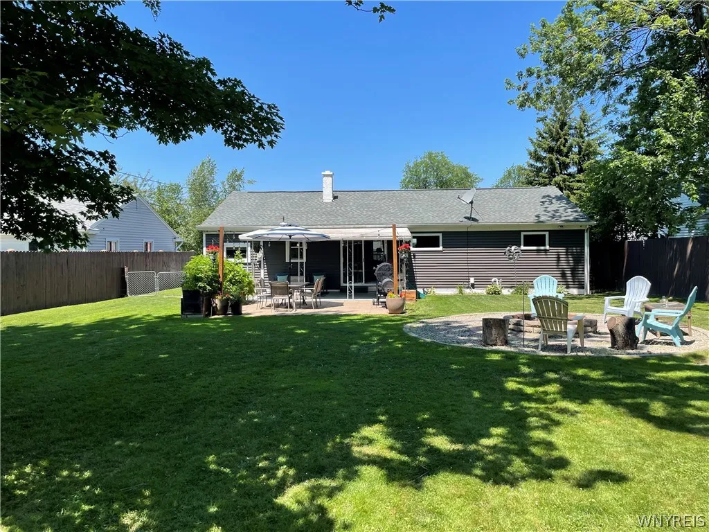 4977 Mount Vernon Boulevard, Hamburg, New York 140, Hamburg, New York 14075, 2 Bedrooms Bedrooms, 5 Rooms Rooms,1 BathroomBathrooms,Residential,Closed,4977 Mount Vernon Boulevard, Hamburg, New York 140,0,B1550375