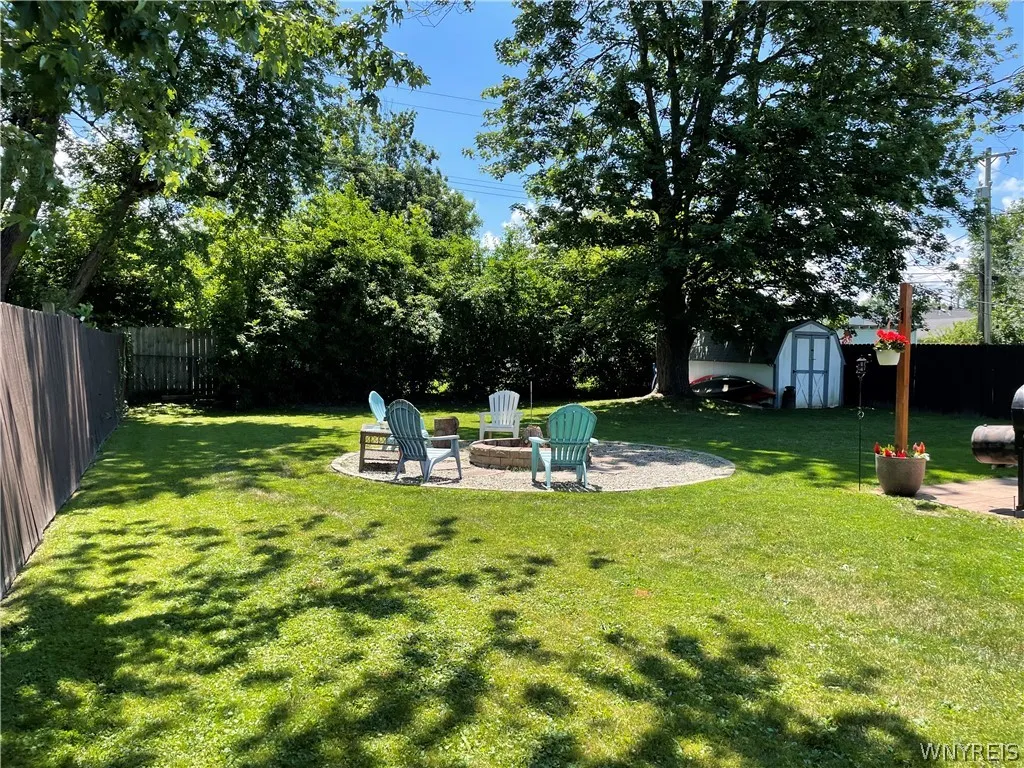 4977 Mount Vernon Boulevard, Hamburg, New York 140, Hamburg, New York 14075, 2 Bedrooms Bedrooms, 5 Rooms Rooms,1 BathroomBathrooms,Residential,Closed,4977 Mount Vernon Boulevard, Hamburg, New York 140,0,B1550375