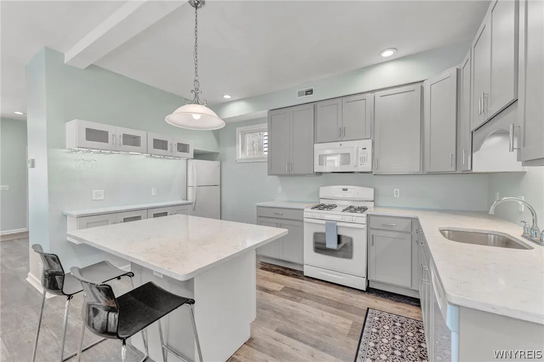 11 South Putnam Street, Buffalo, New York 14213, Buffalo, New York 14213, 2 Bedrooms Bedrooms, 9 Rooms Rooms,2 BathroomsBathrooms,Residential,Closed,11 South Putnam Street, Buffalo, New York 14213,0,B1549936