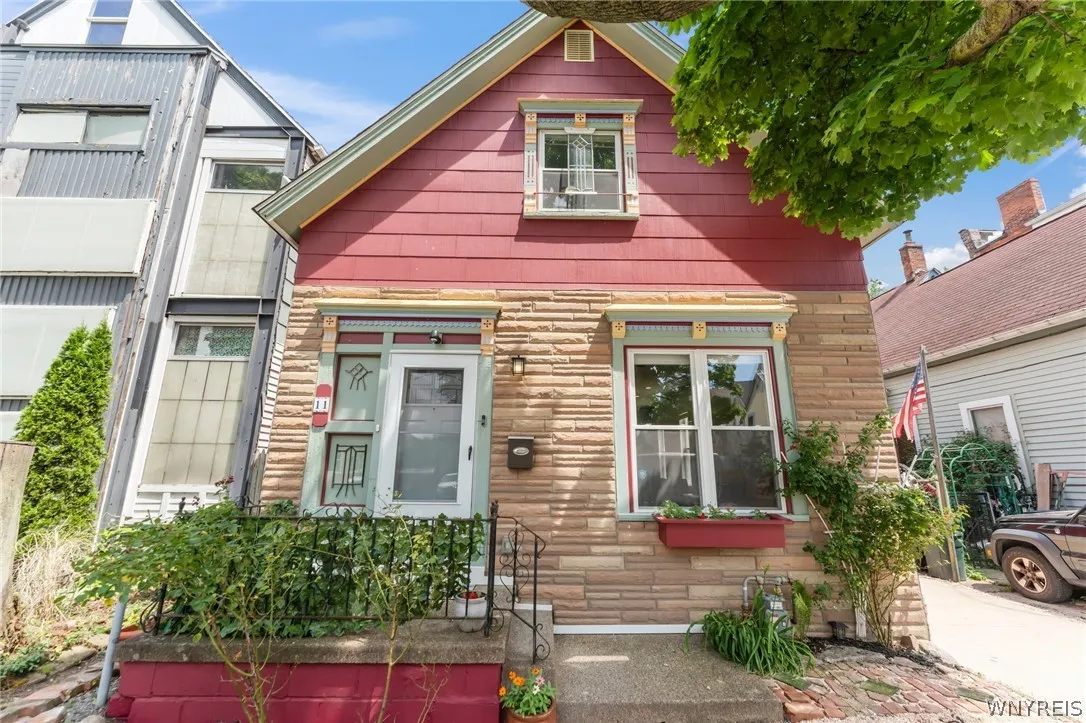 11 South Putnam Street, Buffalo, New York 14213, Buffalo, New York 14213, 2 Bedrooms Bedrooms, 9 Rooms Rooms,2 BathroomsBathrooms,Residential,Closed,11 South Putnam Street, Buffalo, New York 14213,0,B1549936