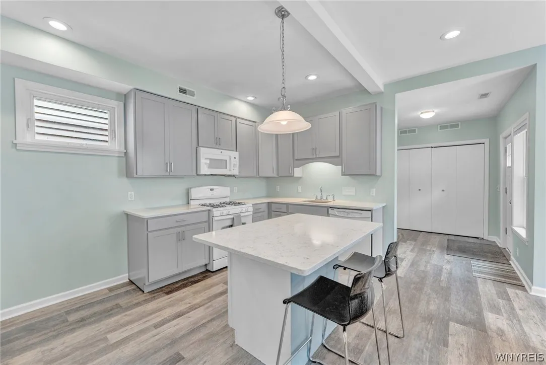 11 South Putnam Street, Buffalo, New York 14213, Buffalo, New York 14213, 2 Bedrooms Bedrooms, 9 Rooms Rooms,2 BathroomsBathrooms,Residential,Closed,11 South Putnam Street, Buffalo, New York 14213,0,B1549936