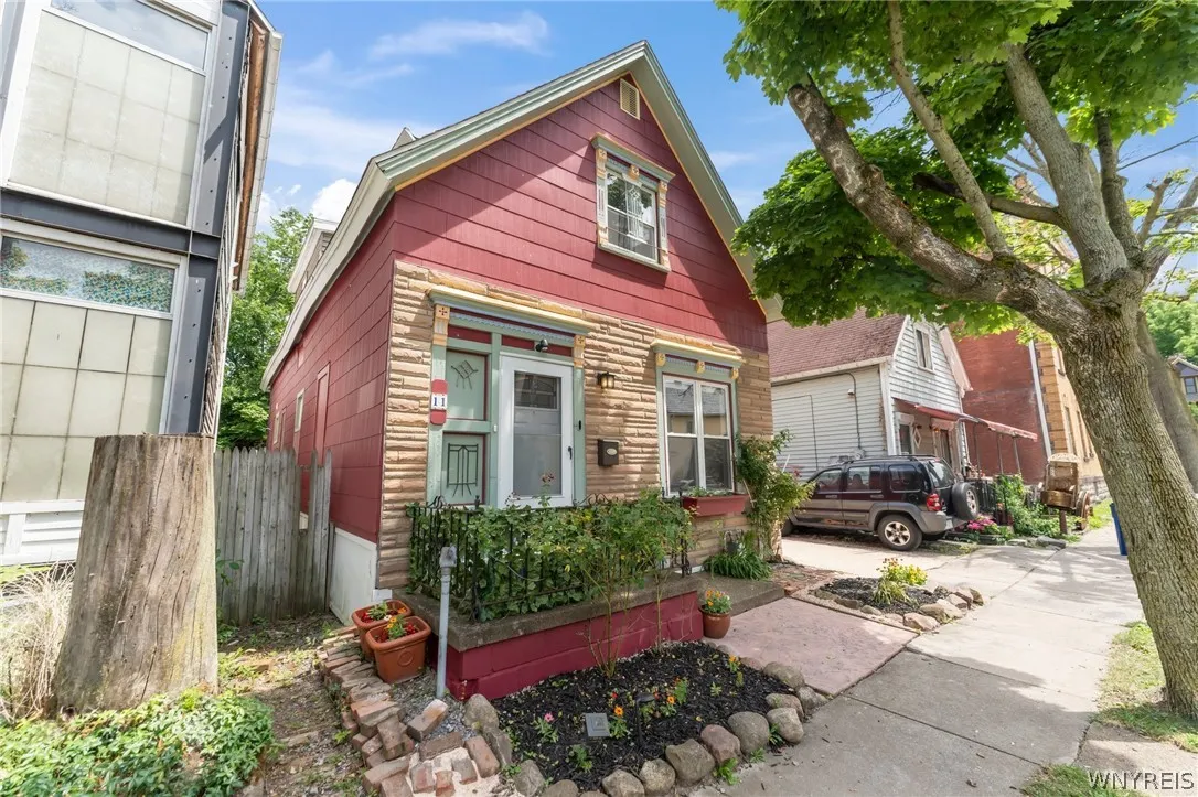 11 South Putnam Street, Buffalo, New York 14213, Buffalo, New York 14213, 2 Bedrooms Bedrooms, 9 Rooms Rooms,2 BathroomsBathrooms,Residential,Closed,11 South Putnam Street, Buffalo, New York 14213,0,B1549936