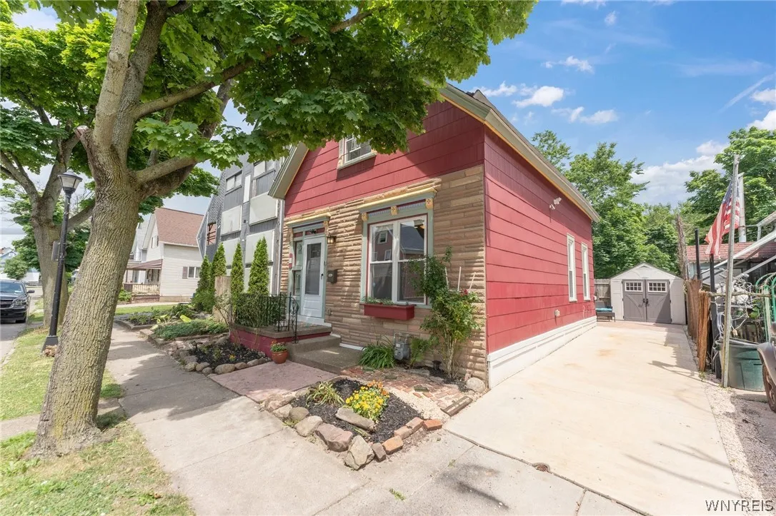 11 South Putnam Street, Buffalo, New York 14213, Buffalo, New York 14213, 2 Bedrooms Bedrooms, 9 Rooms Rooms,2 BathroomsBathrooms,Residential,Closed,11 South Putnam Street, Buffalo, New York 14213,0,B1549936