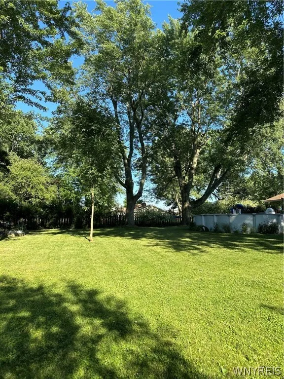 9430 Roll Road, Clarence, New York 14032, Clarence, New York 14032, 3 Bedrooms Bedrooms, 8 Rooms Rooms,1 BathroomBathrooms,Residential,Closed,9430 Roll Road, Clarence, New York 14032,0,B1550302