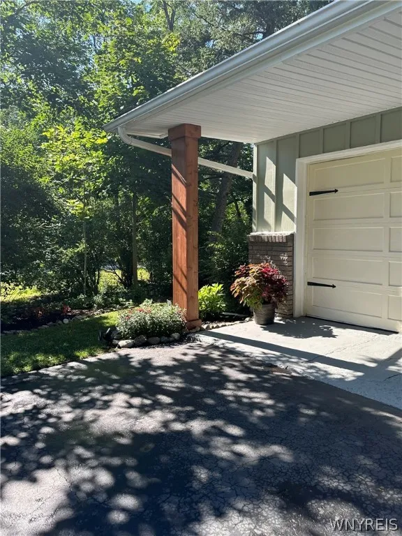 9430 Roll Road, Clarence, New York 14032, Clarence, New York 14032, 3 Bedrooms Bedrooms, 8 Rooms Rooms,1 BathroomBathrooms,Residential,Closed,9430 Roll Road, Clarence, New York 14032,0,B1550302