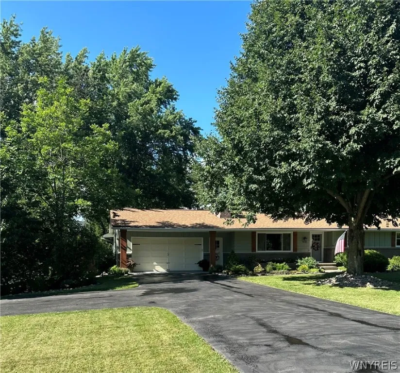 9430 Roll Road, Clarence, New York 14032, Clarence, New York 14032, 3 Bedrooms Bedrooms, 8 Rooms Rooms,1 BathroomBathrooms,Residential,Closed,9430 Roll Road, Clarence, New York 14032,0,B1550302