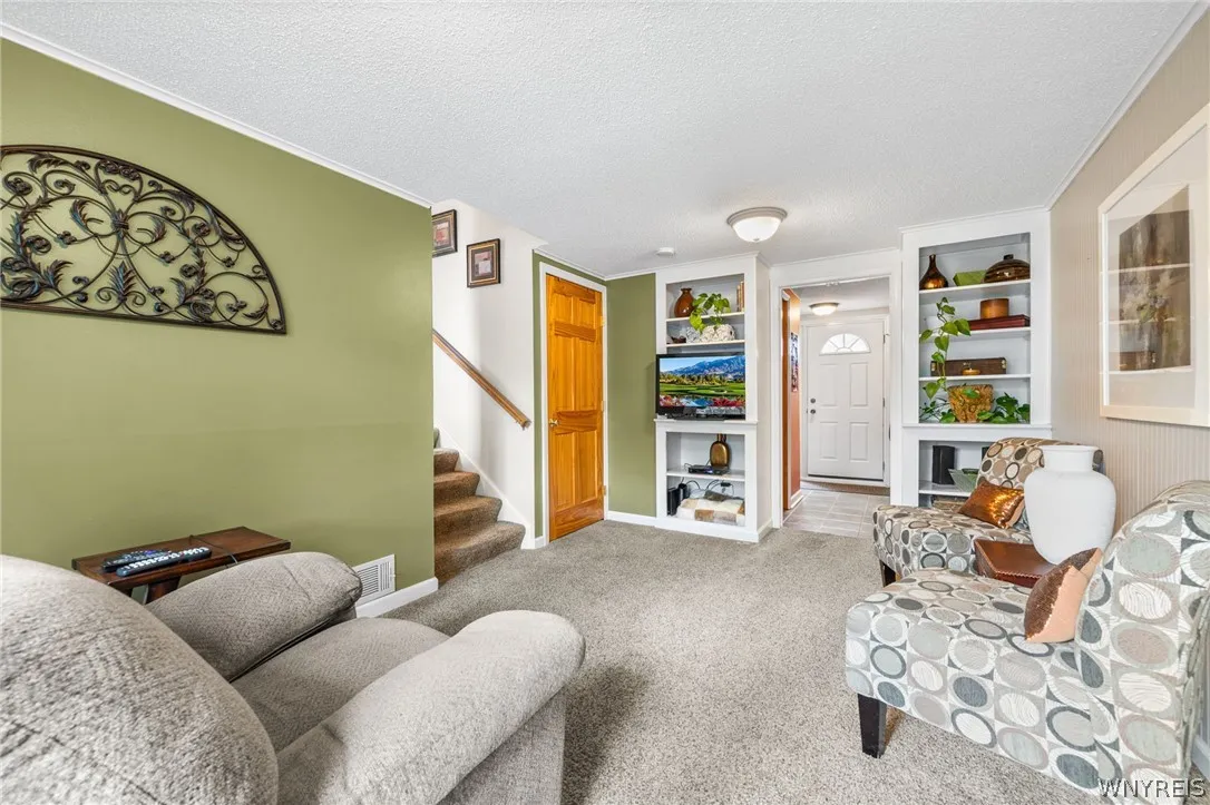 146 Sweet Briar Road, Tonawanda-town, New York 141, Tonawanda, New York 14150, 3 Bedrooms Bedrooms, 10 Rooms Rooms,1 BathroomBathrooms,Residential,Closed,146 Sweet Briar Road, Tonawanda-town, New York 141,0,B1549765