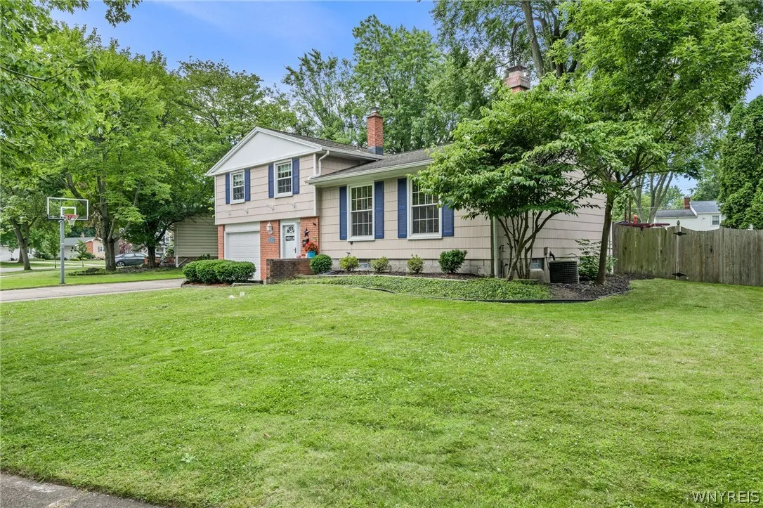 146 Sweet Briar Road, Tonawanda-town, New York 141, Tonawanda, New York 14150, 3 Bedrooms Bedrooms, 10 Rooms Rooms,1 BathroomBathrooms,Residential,Closed,146 Sweet Briar Road, Tonawanda-town, New York 141,0,B1549765