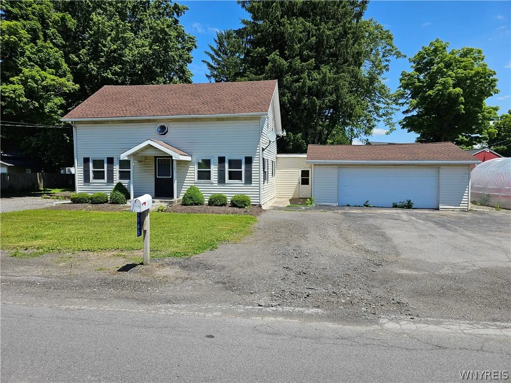 1165 Sandridge Road, Alden, New York 14004, Alden, New York 14004, 4 Bedrooms Bedrooms, 8 Rooms Rooms,1 BathroomBathrooms,Residential,Closed,1165 Sandridge Road, Alden, New York 14004,0,B1550826