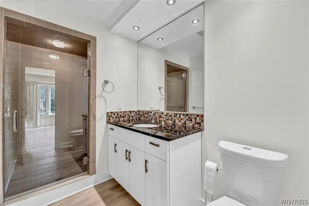 1st Floor Bathroom
