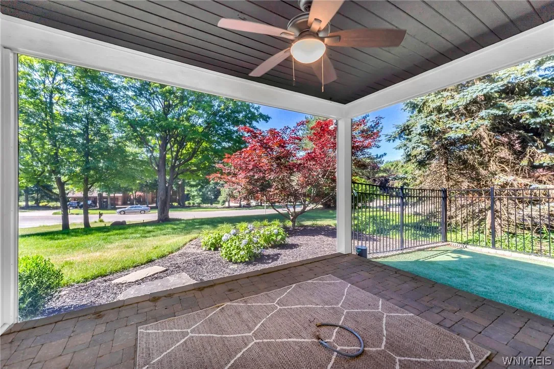 Screened in Patio