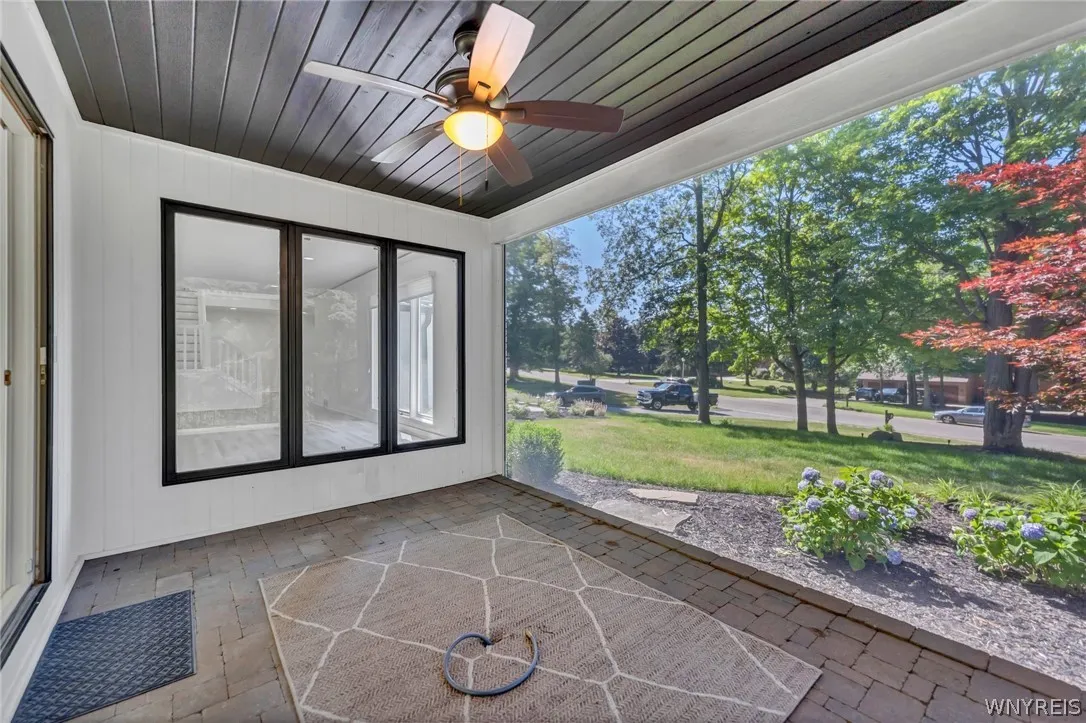 Screened in Patio