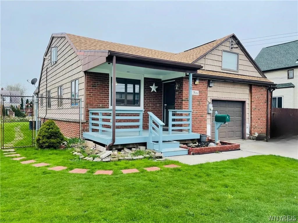 20 Belmont Street, Buffalo, New York 14207, Buffalo, New York 14207, 5 Bedrooms Bedrooms, 11 Rooms Rooms,2 BathroomsBathrooms,Residential,Closed,20 Belmont Street, Buffalo, New York 14207,0,B1551136