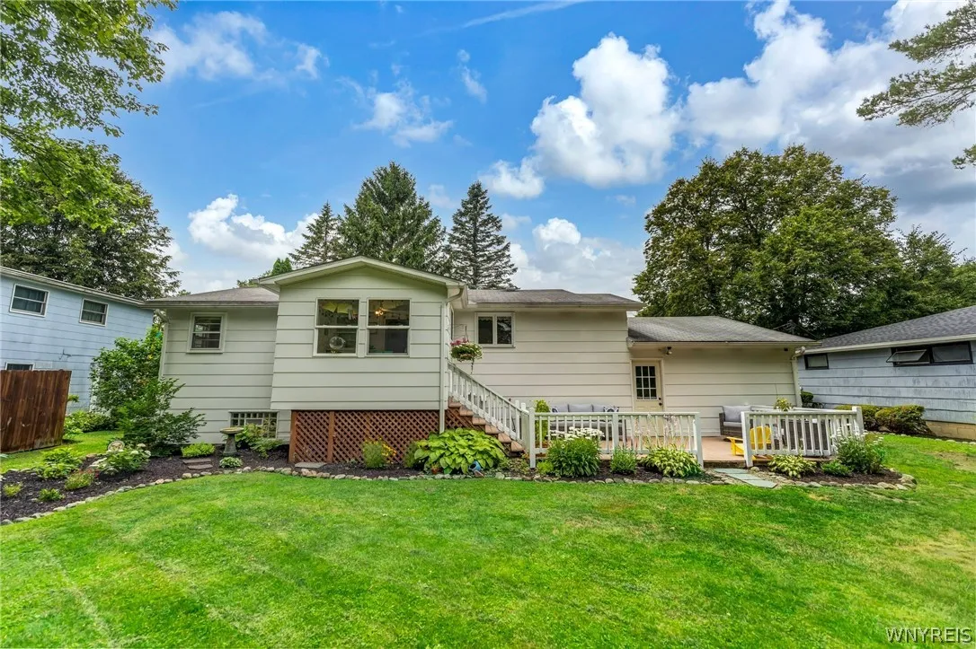 1695 Meadow Drive, Alden, New York 14004, Alden, New York 14004, 3 Bedrooms Bedrooms, 6 Rooms Rooms,1 BathroomBathrooms,Residential,Closed,1695 Meadow Drive, Alden, New York 14004,0,B1550990