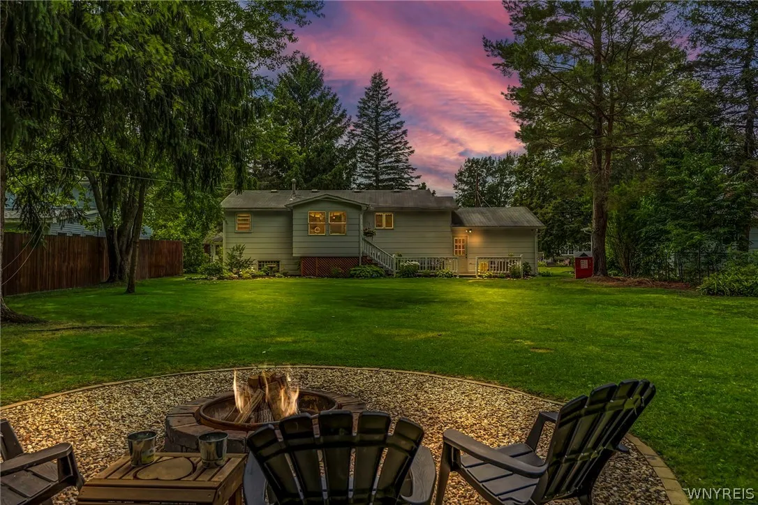 1695 Meadow Drive, Alden, New York 14004, Alden, New York 14004, 3 Bedrooms Bedrooms, 6 Rooms Rooms,1 BathroomBathrooms,Residential,Closed,1695 Meadow Drive, Alden, New York 14004,0,B1550990