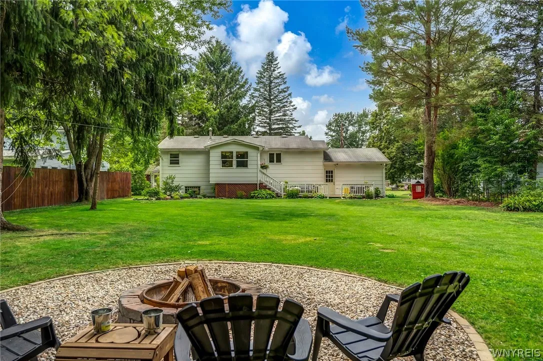 1695 Meadow Drive, Alden, New York 14004, Alden, New York 14004, 3 Bedrooms Bedrooms, 6 Rooms Rooms,1 BathroomBathrooms,Residential,Closed,1695 Meadow Drive, Alden, New York 14004,0,B1550990