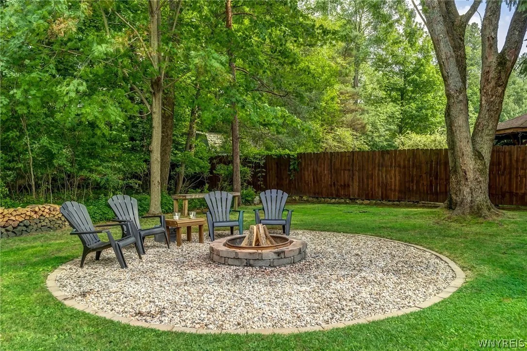 1695 Meadow Drive, Alden, New York 14004, Alden, New York 14004, 3 Bedrooms Bedrooms, 6 Rooms Rooms,1 BathroomBathrooms,Residential,Closed,1695 Meadow Drive, Alden, New York 14004,0,B1550990