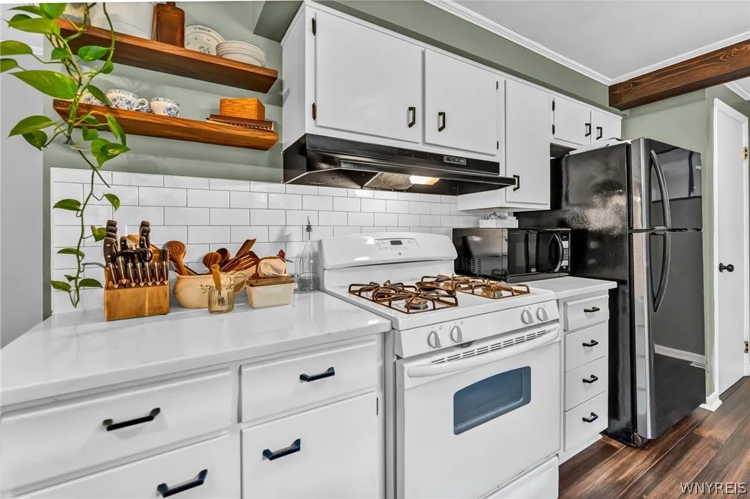 1695 Meadow Drive, Alden, New York 14004, Alden, New York 14004, 3 Bedrooms Bedrooms, 6 Rooms Rooms,1 BathroomBathrooms,Residential,Closed,1695 Meadow Drive, Alden, New York 14004,0,B1550990