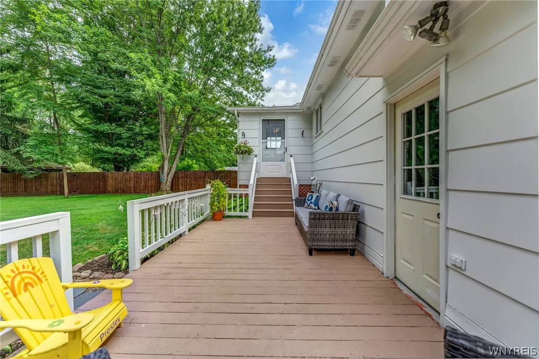 1695 Meadow Drive, Alden, New York 14004, Alden, New York 14004, 3 Bedrooms Bedrooms, 6 Rooms Rooms,1 BathroomBathrooms,Residential,Closed,1695 Meadow Drive, Alden, New York 14004,0,B1550990