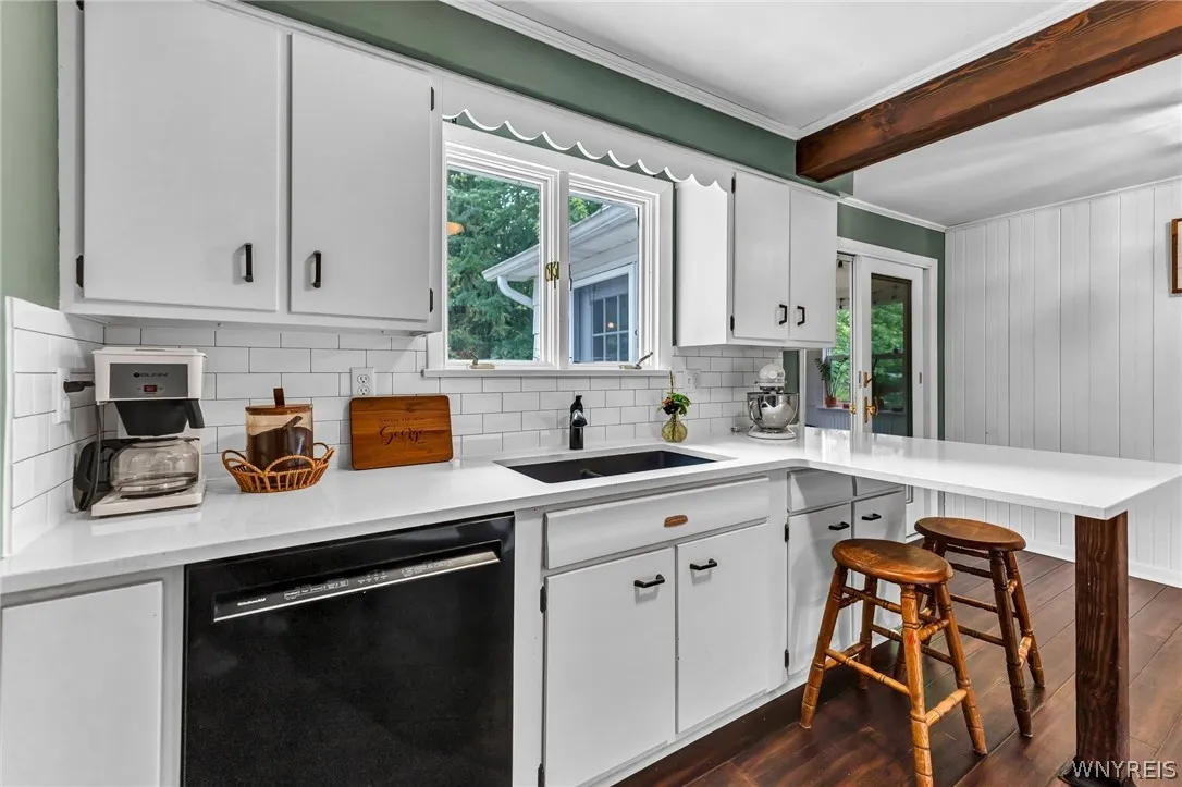 1695 Meadow Drive, Alden, New York 14004, Alden, New York 14004, 3 Bedrooms Bedrooms, 6 Rooms Rooms,1 BathroomBathrooms,Residential,Closed,1695 Meadow Drive, Alden, New York 14004,0,B1550990