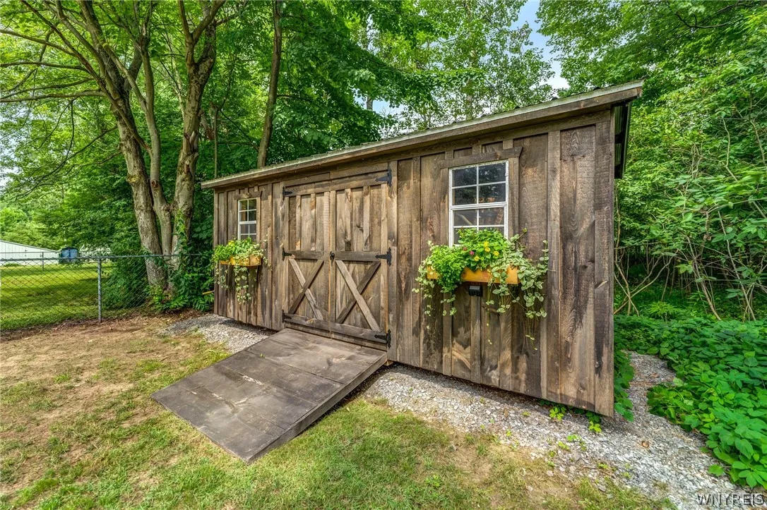 1695 Meadow Drive, Alden, New York 14004, Alden, New York 14004, 3 Bedrooms Bedrooms, 6 Rooms Rooms,1 BathroomBathrooms,Residential,Closed,1695 Meadow Drive, Alden, New York 14004,0,B1550990