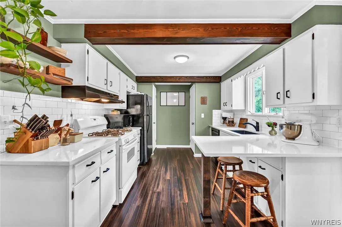 1695 Meadow Drive, Alden, New York 14004, Alden, New York 14004, 3 Bedrooms Bedrooms, 6 Rooms Rooms,1 BathroomBathrooms,Residential,Closed,1695 Meadow Drive, Alden, New York 14004,0,B1550990