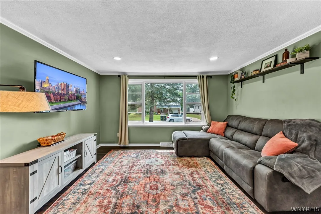 1695 Meadow Drive, Alden, New York 14004, Alden, New York 14004, 3 Bedrooms Bedrooms, 6 Rooms Rooms,1 BathroomBathrooms,Residential,Closed,1695 Meadow Drive, Alden, New York 14004,0,B1550990