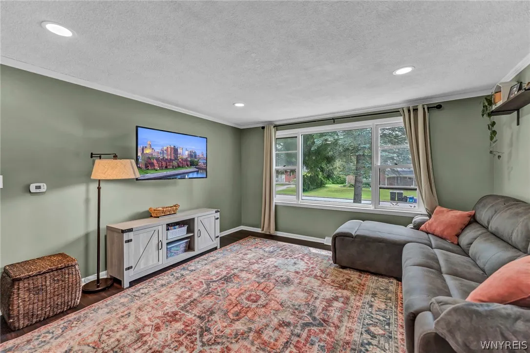 1695 Meadow Drive, Alden, New York 14004, Alden, New York 14004, 3 Bedrooms Bedrooms, 6 Rooms Rooms,1 BathroomBathrooms,Residential,Closed,1695 Meadow Drive, Alden, New York 14004,0,B1550990