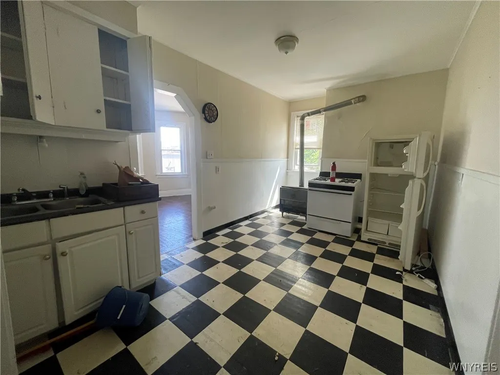 668-670 Ontario Street, Buffalo, New York 14207, Buffalo, New York 14207, 9 Bedrooms Bedrooms, ,Multi Family,Closed,668-670 Ontario Street, Buffalo, New York 14207,0,B1551384
