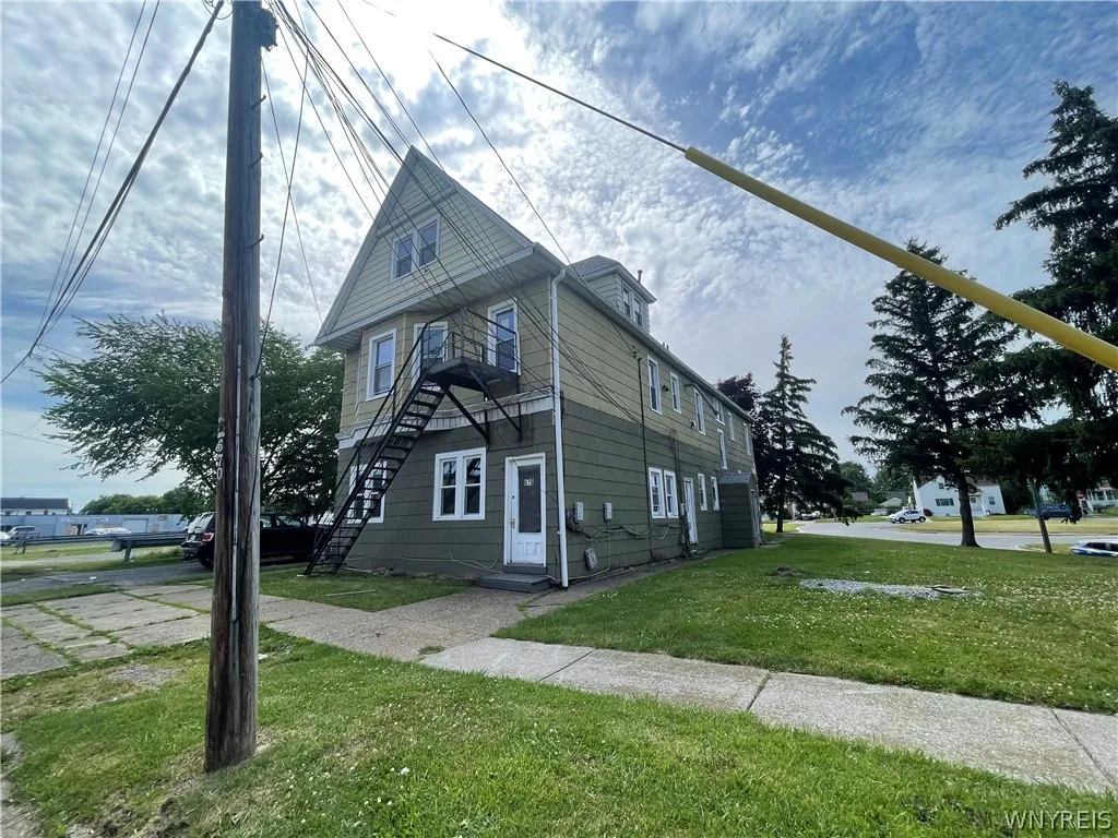 668-670 Ontario Street, Buffalo, New York 14207, Buffalo, New York 14207, 9 Bedrooms Bedrooms, ,Multi Family,Closed,668-670 Ontario Street, Buffalo, New York 14207,0,B1551384