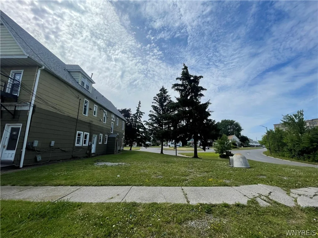 668-670 Ontario Street, Buffalo, New York 14207, Buffalo, New York 14207, 9 Bedrooms Bedrooms, ,Multi Family,Closed,668-670 Ontario Street, Buffalo, New York 14207,0,B1551384