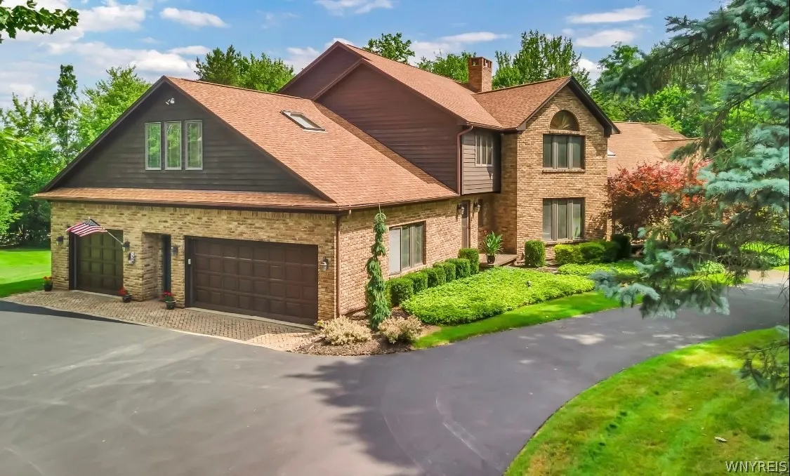 8 Eagle Heights Drive, Orchard Park, New York 1412, Orchard Park, New York 14127, 5 Bedrooms Bedrooms, 15 Rooms Rooms,4 BathroomsBathrooms,Residential,Closed,8 Eagle Heights Drive, Orchard Park, New York 1412,0,B1551391