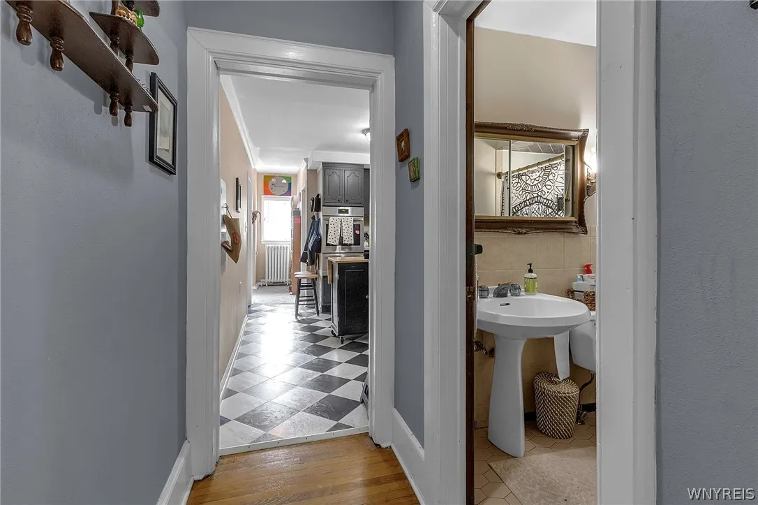 Upper apartment
