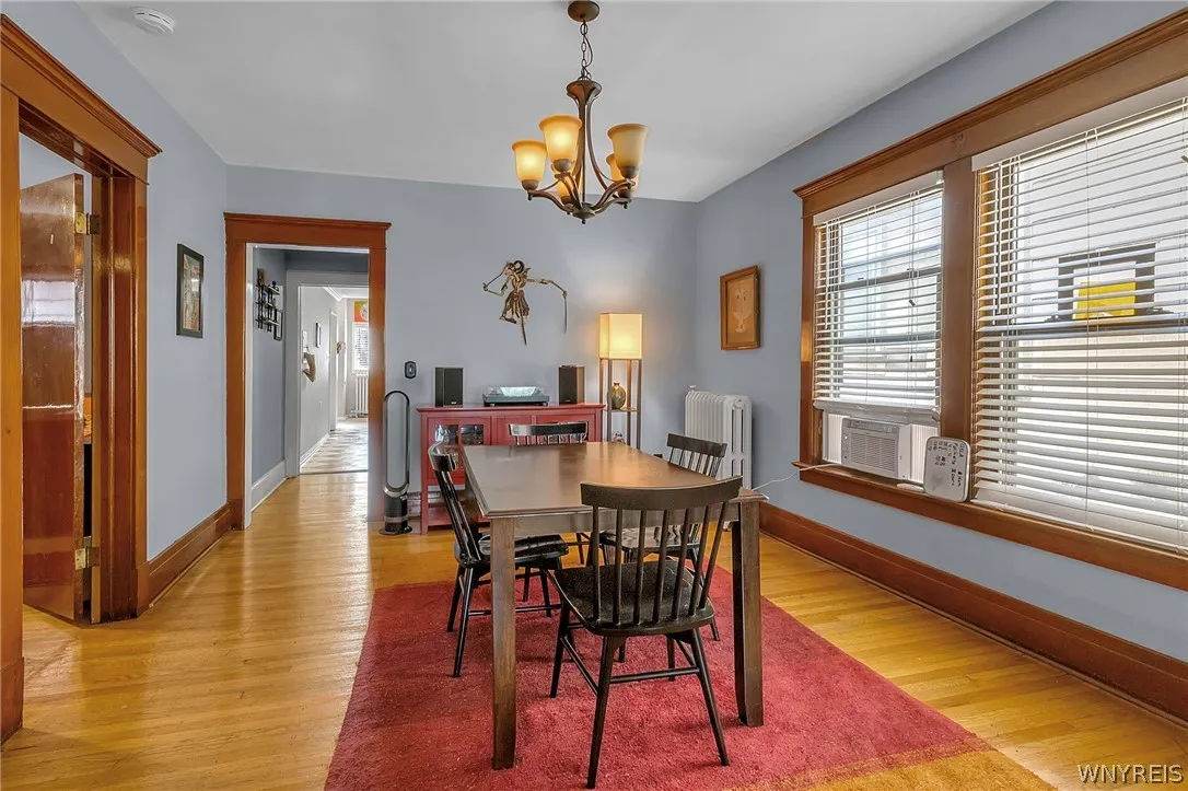 Upper apartment