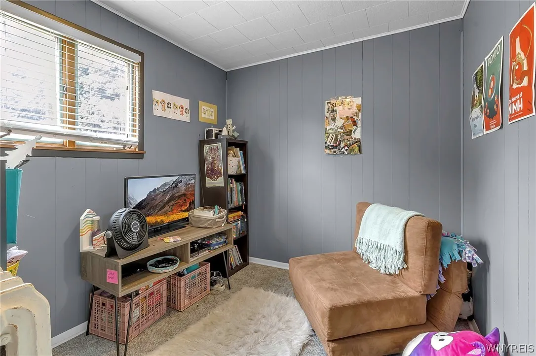 Upper apartment